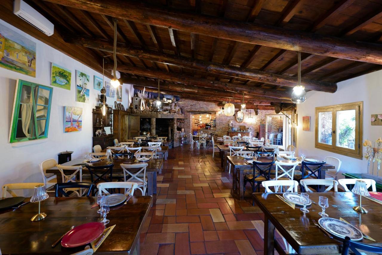 פיגארי Domaine Pozzo Di Mastri Hotel & Spa מראה חיצוני תמונה