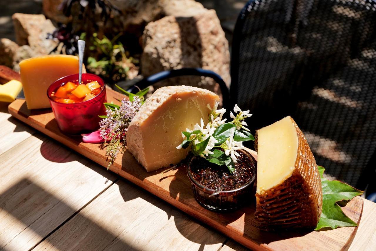 פיגארי Domaine Pozzo Di Mastri Hotel & Spa מראה חיצוני תמונה